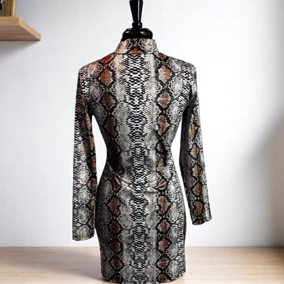 Leopard Red Lip Short Dress - Picture 7 of 8